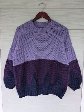 Women's Handmade Crochet Sweater Mountain Range Design Size Small Colorblock